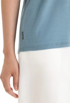 Drayden Reversible SS Top - Women's|-|icebreaker Women's Merino Drayden Reversible Short Sleeve T-Shirt -Icebreaker ICE 0A56ES 7E 7EDetail2 20Astral 20Blue