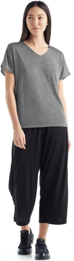 Drayden Reversible SS Top - Women's|-|icebreaker Women's Merino Drayden Reversible Short Sleeve T-Shirt -Icebreaker ICE 0A56ES 7E 7EFront 20Metro 20Heather