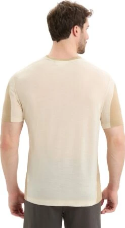 Icebreaker IB X Timberland Merino ZoneKnit Short Sleeve Tee - Men's|-|T-shirt à Manches Courtes En Laine Mérinos ZoneKnit IB X Timberland - Homme 22 Icebreaker IB X Timberland Merino ZoneKnit Short Sleeve Tee - Men's|-|T-shirt à Manches Courtes En Laine Mérinos ZoneKnit IB X Timberland - Homme -Icebreaker ICE 0A56MY 7E 7EBack 20Sand 20 20Chalk
