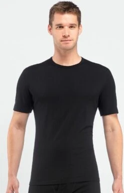 Icebreaker Oasis Short Sleeve Crewe - Men's|-|T-Shirt Oasis - Homme -Icebreaker ICE 100475 7E 7EBlack 20Front dcae2d16 4d91 4d48 9581 57fd43421c11