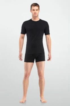 Icebreaker Oasis Short Sleeve Crewe - Men's|-|T-Shirt Oasis - Homme -Icebreaker ICE 100475 7E 7EBlack 20Model