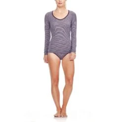 Icebreaker Siren Long Sleeve Sweetheart - Women's|-|Chandail à Manches Longues Siren Sweetheart - Femme 37 Icebreaker Siren Long Sleeve Sweetheart - Women's|-|Chandail à Manches Longues Siren Sweetheart - Femme -Icebreaker ICE 103194 7EEggplant 20 20Silk 20Heather 20 20Stripe 7EModel bf1d0fd7 3bf2 4881 89fe d8cb766c03b3