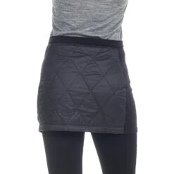 Icebreaker Helix Skirt - Women's|-|Jupe Helix Femme -Icebreaker ICE 103429 7EBlack 20 20Snow 7EModelBack 1dbf4be8 8458 419b 88d6 9fff66baa501