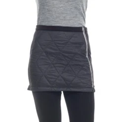 Icebreaker Helix Skirt - Women's|-|Jupe Helix Femme -Icebreaker ICE 103429 7EBlack 20 20Snow 7EModelFront 5dc0cb65 30ab 41f7 bec0 4a63945b9c6f