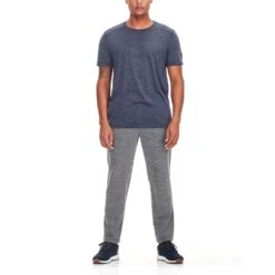 Icebreaker Sphere Short Sleeve Crewe - Men's|-|T-Shirt Sphere - Homme 32 Icebreaker Sphere Short Sleeve Crewe - Men's|-|T-Shirt Sphere - Homme -Icebreaker ICE 103608 7EMidnight 20Navy 20Heather 7EModel