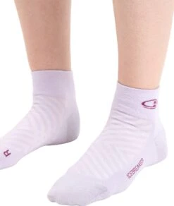 Icebreaker Run+ Ultra Light Mini - Women's|-|Chaussettes Run+ Ultra Light Mini - Femme -Icebreaker ICE 104216 7E 7EDetail1 20Purple 20Gaze 20 20Go 20Berry