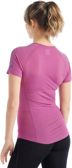 Icebreaker 150 Zone Short Sleeve Crewe - Women's|-|T-Shirt 150 Zone - Femme -Icebreaker ICE 104330 7E 7EBack 20Cosmic e7af0b13 7951 4e03 9c29 da3d6718a861