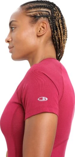Icebreaker 150 Zone Short Sleeve Crewe - Women's|-|T-Shirt 150 Zone - Femme -Icebreaker ICE 104330 7E 7EDetail2 20Cherry bb880d6b 144f 4f0b 8812 5c0357739a3f
