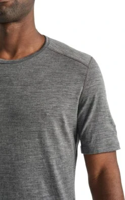 Haut Col Rond Isotherme Oasis Short Sleeve Crewe 200 En Mérinos|-|Icebreaker Men's Merino 200 Oasis Short Sleeve Crewe T-Shirt | Black | 100% Merino Wool -Icebreaker ICE 104509 7E 7EDetail 20FW19 20 20Gritstone 20Heather