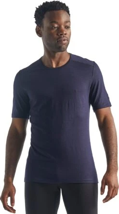 Haut Col Rond Isotherme Oasis Short Sleeve Crewe 200 En Mérinos|-|Icebreaker Men's Merino 200 Oasis Short Sleeve Crewe T-Shirt | Black | 100% Merino Wool -Icebreaker ICE 104509 7E 7EFront 20Midnight 20Navy