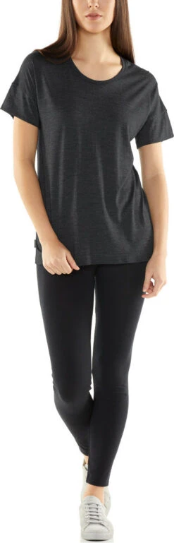 Icebreaker Solace Short Sleeve Low Crewe - Women's|-|T-shirt Solace - Femme -Icebreaker ICE 104702 7E 7Emodel 20Black 20Heather 3398e495 c0cd 46fa b734 4094363601c2