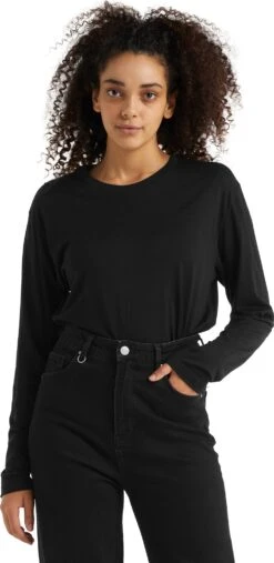 Icebreaker Granary LS Tee - Women's |-|T-shirt à Manches Longues Granary - Femme 29 Icebreaker Granary LS Tee - Women's |-|T-shirt à Manches Longues Granary - Femme -Icebreaker ICE IB0A56C1 7E 7EFront 20Black