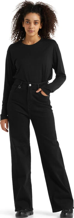 Icebreaker Granary LS Tee - Women's |-|T-shirt à Manches Longues Granary - Femme 26 Icebreaker Granary LS Tee - Women's |-|T-shirt à Manches Longues Granary - Femme -Icebreaker ICE IB0A56C1 7E 7EStandard 20Outfit 20Black