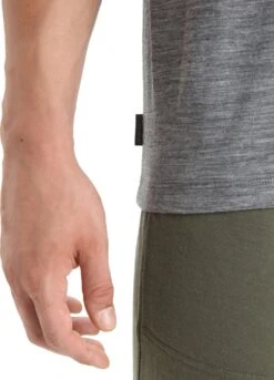 Icebreaker Granary Short Sleeve Pocket Tee - Men's|-|T-shirt à Poche à Manches Courtes De Granary - Homme -Icebreaker ICE IB0A56CK 7E 7EDetail2 20Gristone 20Heather