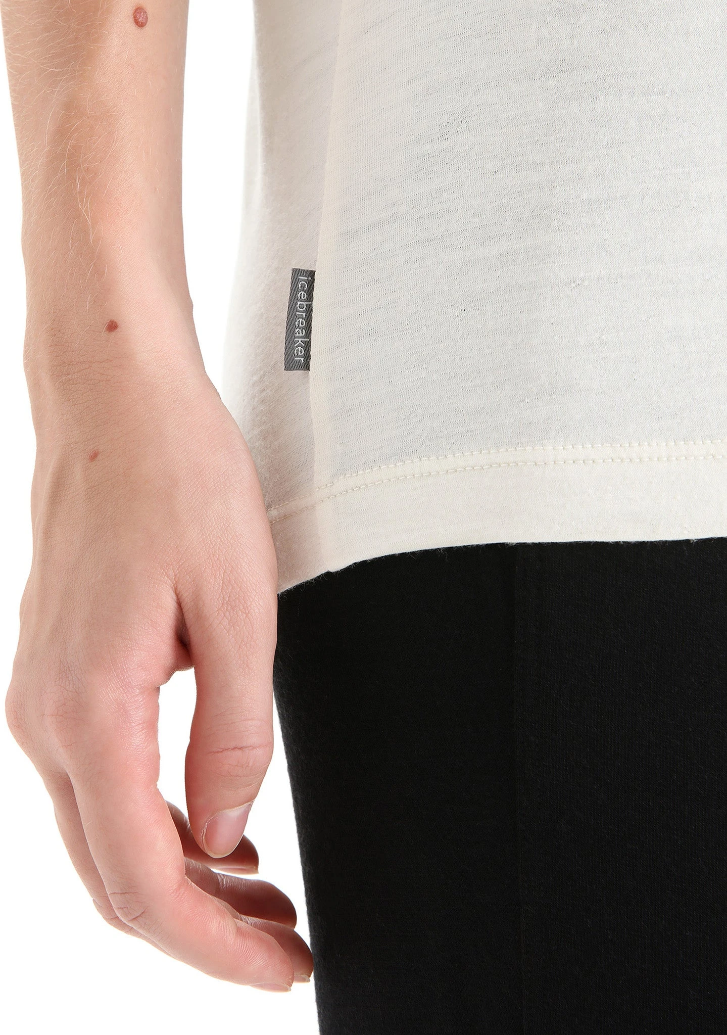 Icebreaker Granary SS Tee - Women's|-|T-shirt à Manches Courtes Granary - Femme 17 Icebreaker Granary SS Tee - Women's|-|T-shirt à Manches Courtes Granary - Femme - Image 15