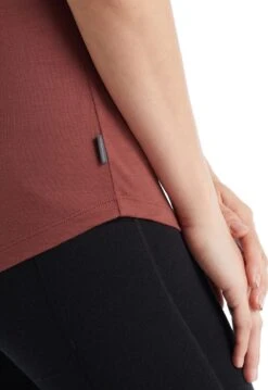 Icebreaker Sphere II SS Scoop Neck Tee - Women's|-|T-shirt à Encolure Dégagée à Manches Courtes Sphere II - Femme 40 Icebreaker Sphere II SS Scoop Neck Tee - Women's|-|T-shirt à Encolure Dégagée à Manches Courtes Sphere II - Femme -Icebreaker ICE IB0A56EY 7E 7EDetail2 20Grape 820dd5b3 7a9c 4f3f aa21 74e332efdc60