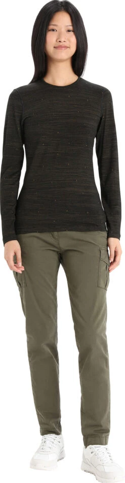 Icebreaker 200 Oasis Long Sleeve Crewe Base Layer Top - Women's|-|Couche De Base à Manches Longues Et Col Rond 200 Oasis - Femme 23 Icebreaker 200 Oasis Long Sleeve Crewe Base Layer Top - Women's|-|Couche De Base à Manches Longues Et Col Rond 200 Oasis - Femme -Icebreaker ICE IB0A56HX 7E 7EStandard 20Outfit 20Black 20 20Clove 20 20Aop 03442df2 b607 4d19 8b49 e5659faafcad