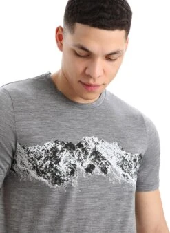 Icebreaker Tech Lite II Ski Stripes Merino Short Sleeve T-Shirt - Men's|-|T-shirt à Manches Courtes En Laine Mérinos Ski Stripes Tech Lite II - Homme 24 Icebreaker Tech Lite II Ski Stripes Merino Short Sleeve T-Shirt - Men's|-|T-shirt à Manches Courtes En Laine Mérinos Ski Stripes Tech Lite II - Homme -Icebreaker ICE IB0A56M 7E 7EDetail3 20Gritstone 20Heather