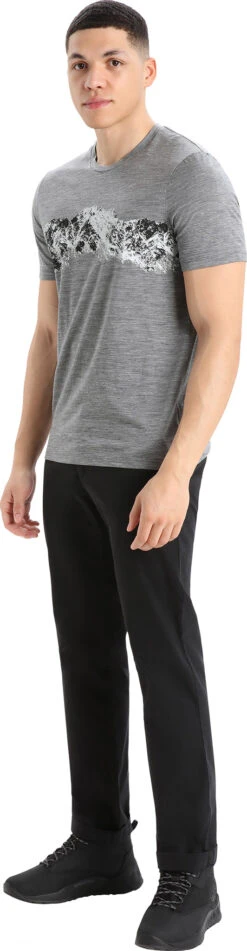 Icebreaker Tech Lite II Ski Stripes Merino Short Sleeve T-Shirt - Men's|-|T-shirt à Manches Courtes En Laine Mérinos Ski Stripes Tech Lite II - Homme 31 Icebreaker Tech Lite II Ski Stripes Merino Short Sleeve T-Shirt - Men's|-|T-shirt à Manches Courtes En Laine Mérinos Ski Stripes Tech Lite II - Homme -Icebreaker ICE IB0A56M 7E 7EStandard 20Outfit 20Gritstone 20Heather