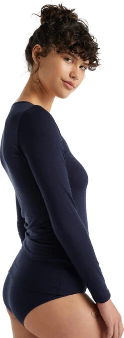 Icebreaker Siren Merino Long Sleeve Sweetheart T-Shirt - Women's|-|Haut à Encolure Ronde Et Manches Longues Siren Long Sleeve Sweetheart En Mérinos - Femmes 22 Icebreaker Siren Merino Long Sleeve Sweetheart T-Shirt - Women's|-|Haut à Encolure Ronde Et Manches Longues Siren Long Sleeve Sweetheart En Mérinos - Femmes -Icebreaker ICE IB103194 7E 7ESide 20Midnight 20Navy