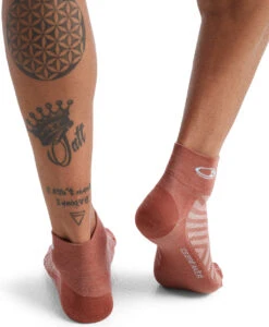 Icebreaker Run+ Ultralight Mini Socks - Men's|-|Bas Run+ Ultralight Mini - Homme -Icebreaker ICE IB104213 7E 7EBack 20Grape 20 20Haze