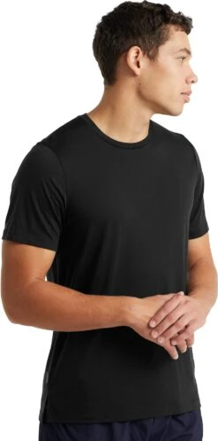 Icebreaker Sphere SS Crewe T-shirt - Men's |-|T-shirt à Manches Courtes Et Col Rond Sphere - Homme 16 Icebreaker Sphere SS Crewe T-shirt - Men's |-|T-shirt à Manches Courtes Et Col Rond Sphere - Homme -Icebreaker ICE IB104570 7E 7EDetail 20Black