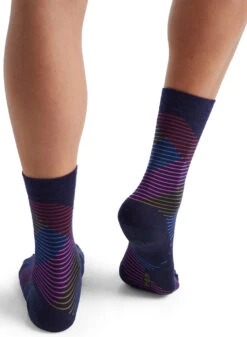 Icebreaker Lifestyle Fine Gauge Dashes Crew Socks - Women's|-|Bas Lifestyle Fine Gauge Dashes Crew - Femme -Icebreaker ICE IB105304 7E 7EBack 20Midnight 20Navy 20 20Grape 20 20Cosmic 9ca10a2a 9882 4458 b46e 791c8890117b