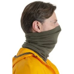 Icebreaker Flexi Chute Multi Functional Cloth - Loden 11 Icebreaker Flexi Chute Multi Functional Cloth - Loden -Icebreaker icebreaker flexi chute multi functional cloth loden model 3 1498721