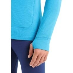 Icebreaker Quantum III Long Sleeve Zip Hood Midlayer Men - Geo Blue/Royal Navy 24 Icebreaker Quantum III Long Sleeve Zip Hood Midlayer Men - Geo Blue/Royal Navy -Icebreaker icebreaker mens quantum iii long sleeve zip hood midlayer geo blue royal navy 3 1381790