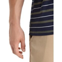 Icebreaker Wave Short Sleeve Tee Men - Midnight Navy/Loden/Stripe -Icebreaker icebreaker mens wave short sleeve tee midnight navy loden stripe 7 1383405