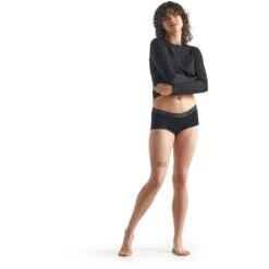 Icebreaker 200 Oasis Boy Shorts Women - Black -Icebreaker icebreaker womens 200 oasis boy shorts black 6 1041285