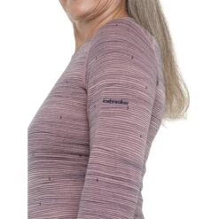 Icebreaker 200 Oasis Crewe Ski Tracks Long Sleeve Shirt Women - Crystal/Midnight Navy/AOP 13 Icebreaker 200 Oasis Crewe Ski Tracks Long Sleeve Shirt Women - Crystal/Midnight Navy/AOP -Icebreaker icebreaker womens 200 oasis crewe ski tracks long sleeve shirt crystal midnight navy aop model 4 1499404