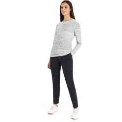 Icebreaker 200 Oasis Crewe Ski Tracks Long Sleeve Shirt Women - Snow/Midnight Navy/AOP 11 Icebreaker 200 Oasis Crewe Ski Tracks Long Sleeve Shirt Women - Snow/Midnight Navy/AOP -Icebreaker icebreaker womens 200 oasis crewe ski tracks long sleeve shirt snow midnight navy aop 5 1272010