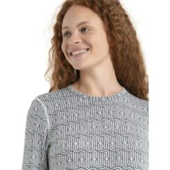 Icebreaker 260 Vertex Crewe Herenga Long Sleeve Shirt Women - Snow/Black 15 Icebreaker 260 Vertex Crewe Herenga Long Sleeve Shirt Women - Snow/Black -Icebreaker icebreaker womens 260 vertex crewe herenga long sleeve snow black model 5 1499528