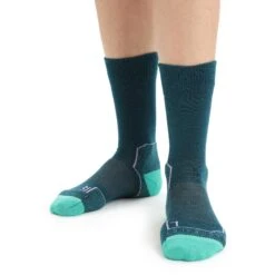 Icebreaker Hike+ Light Crew Socks Women - Green Glory/Fresh -Icebreaker icebreaker womens hike plus light crew socks green glory fresh 4 1381326
