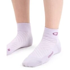 Icebreaker Run+ Ultralight Mini Socks Women - Purple Gaze/Go Berry -Icebreaker icebreaker womens run plus ultralight mini socks purple gaze go berry 4 1381819