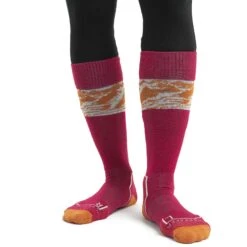 Icebreaker Ski+ Light OTC Alps 3D Socks Women - Electron Pink/Earth/Snow 9 Icebreaker Ski+ Light OTC Alps 3D Socks Women - Electron Pink/Earth/Snow -Icebreaker icebreaker womens ski plus light otc alps 3d socks electron pink earth snow model 3 1498924