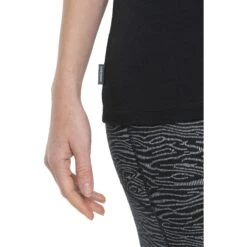 Icebreaker Tech Lite II Camping Lines Short Sleeve Tee Women - Black 10 Icebreaker Tech Lite II Camping Lines Short Sleeve Tee Women - Black -Icebreaker icebreaker womens tech lite ii camping lines short sleeve tee black model 4 1499087