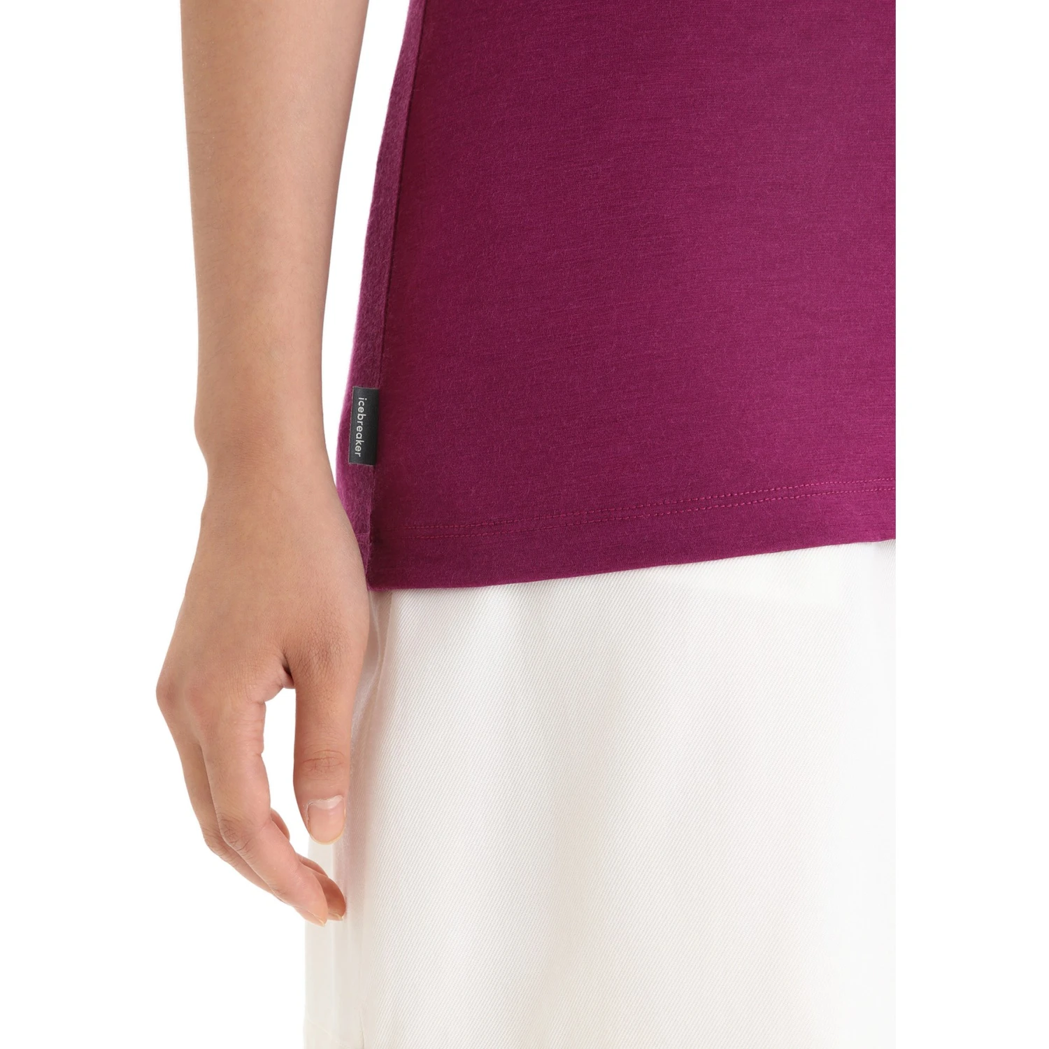 Icebreaker Tech Lite II Springtime Flowers Short Sleeve Tee Women - Go Berry 9 Icebreaker Tech Lite II Springtime Flowers Short Sleeve Tee Women - Go Berry - Image 7