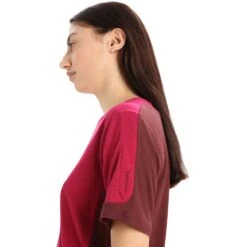 Icebreaker ZoneKnit™ Boxy Short Sleeve Tee Women - Cherry/Espresso 12 Icebreaker ZoneKnit™ Boxy Short Sleeve Tee Women - Cherry/Espresso -Icebreaker icebreaker womens zoneknit boxy short sleeve tee cherry espresso 5 1271493