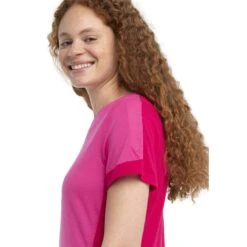Icebreaker ZoneKnit™ Short Sleeve Tee Women - Tempo/Electron Pink -Icebreaker icebreaker womens zoneknit short sleeve tee tempo electron pink model 3 1499293