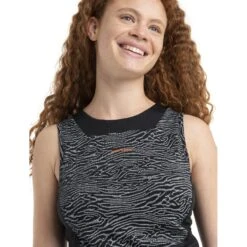 Icebreaker ZoneKnit™ Topo Lines Cropped Bra-Tank Women - Black/Snow/AOP -Icebreaker icebreaker womens zoneknit topo lines cropped bra tank black snow aop model 4 1499290